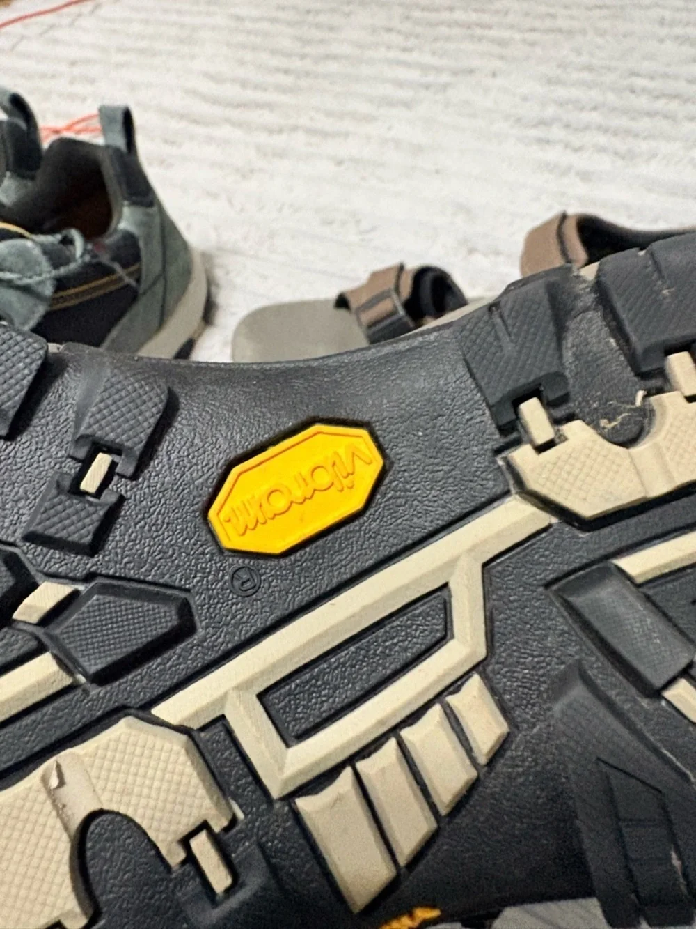 Merrell Hiking Sandals Men’s 10 Brown Yellow Vibram Outdoor Trail Sport